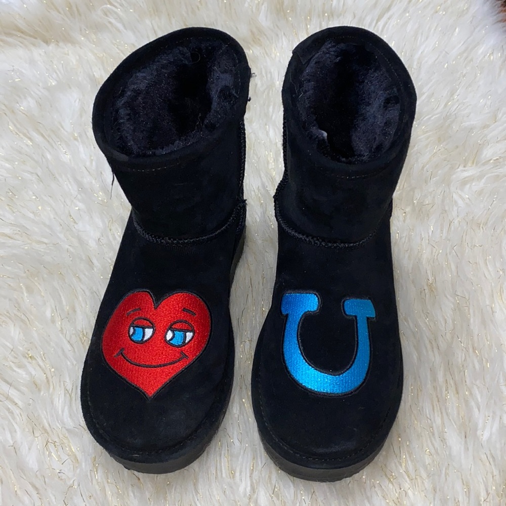 IIJIN Smiley Heart U Suede Winter Boots